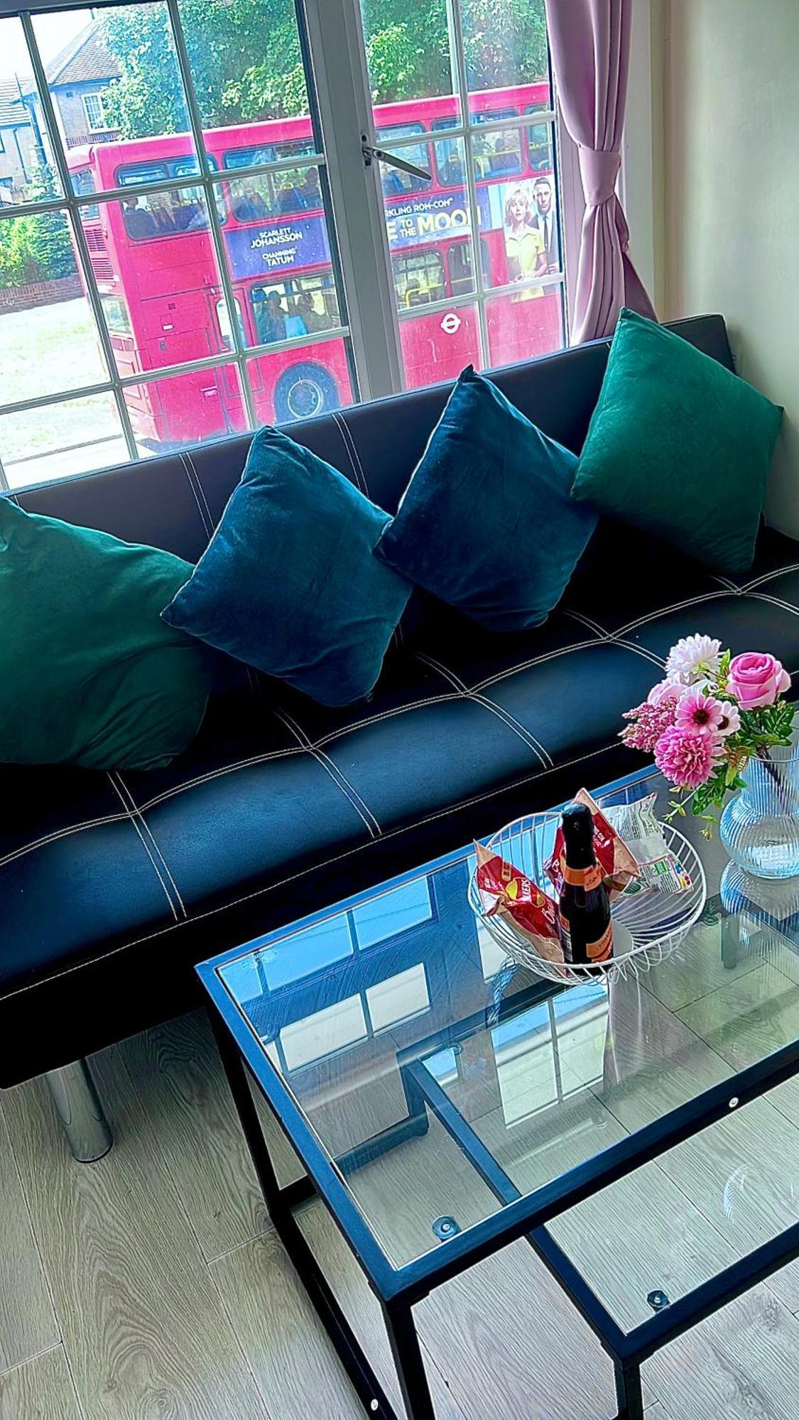 Cosy Private Flat In London, Free Parking On Premise Daire Carshalton Dış mekan fotoğraf
