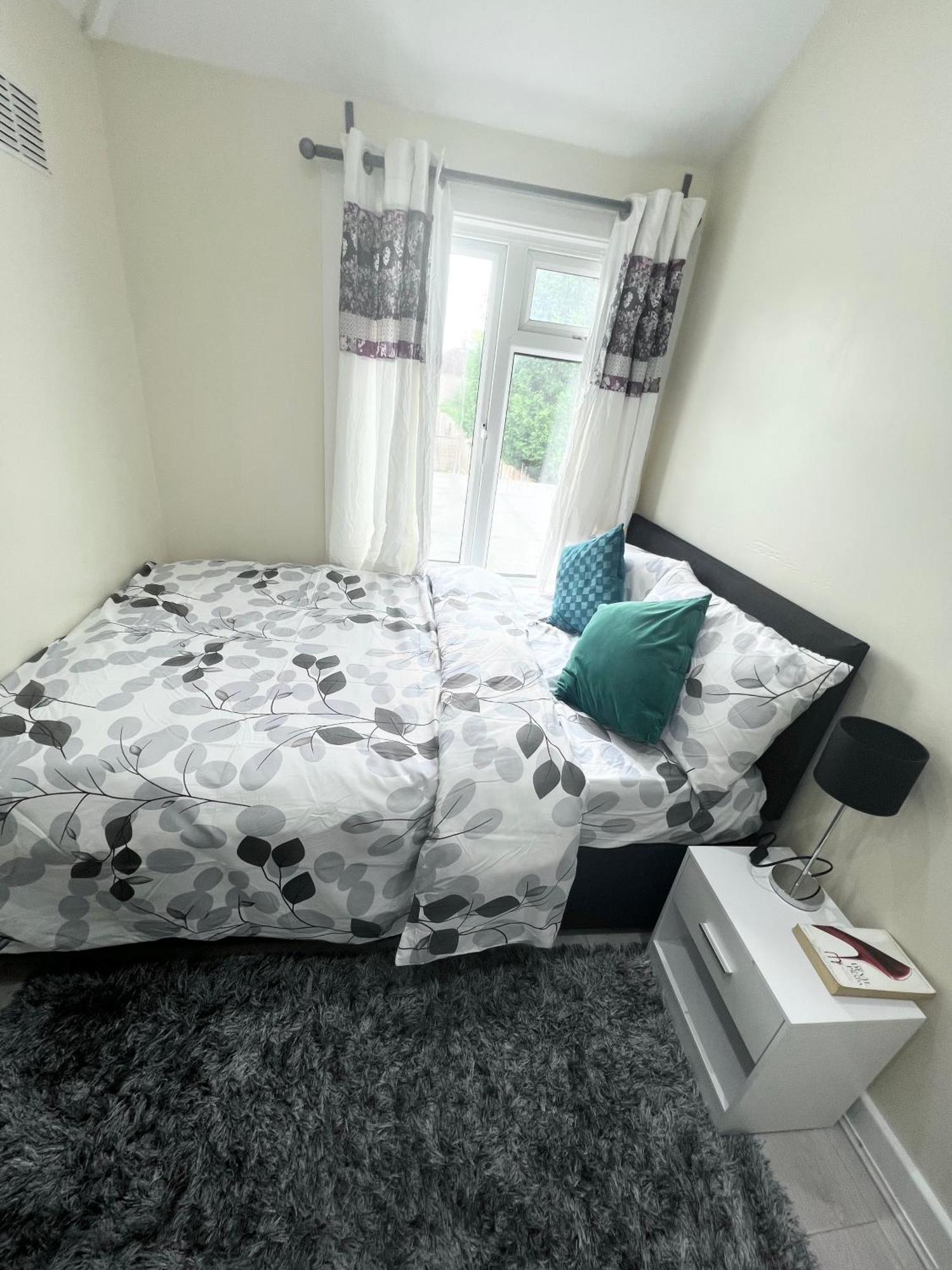 Cosy Private Flat In London, Free Parking On Premise Daire Carshalton Dış mekan fotoğraf